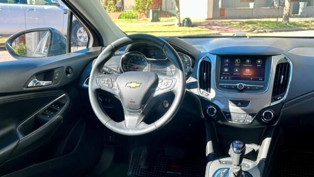 Chevrolet-Cruze-2022-LT_004