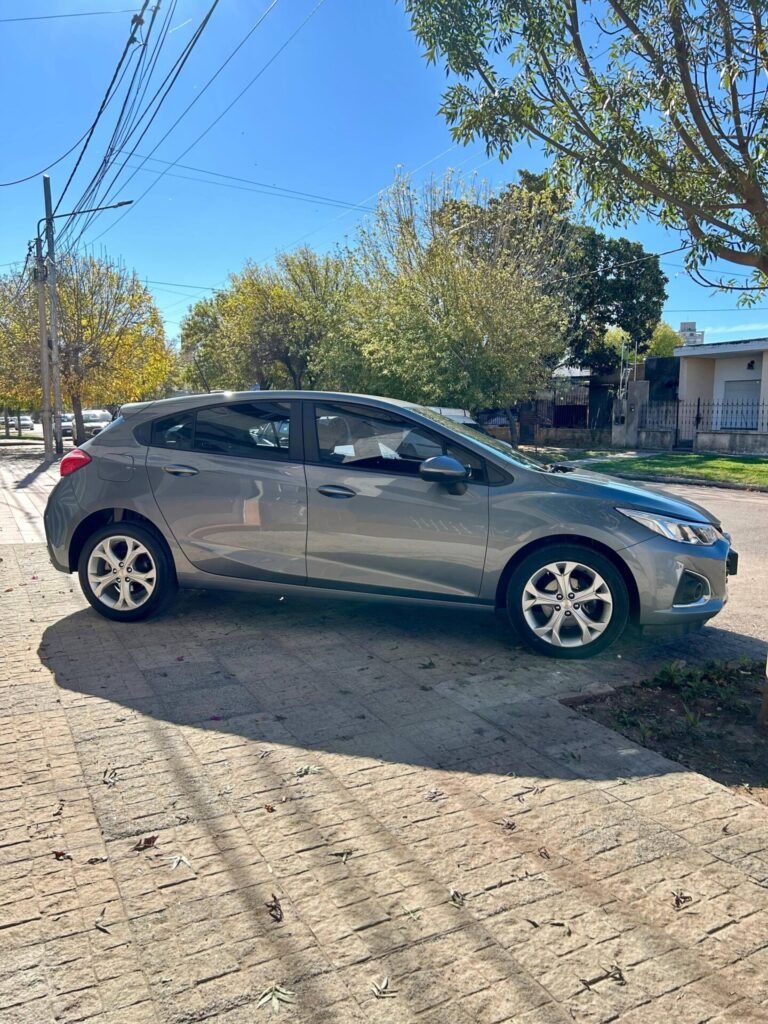 Chevrolet-Cruze-2022-LT_005