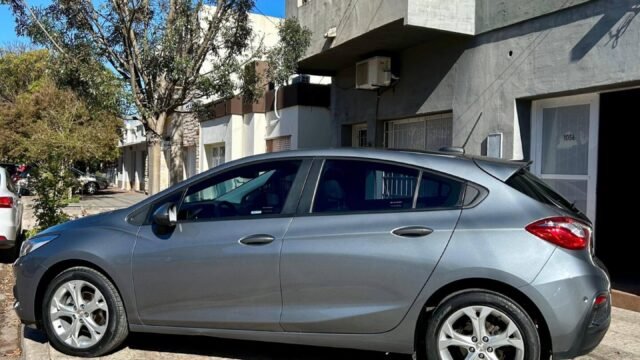 Chevrolet-Cruze-2022-LT_006