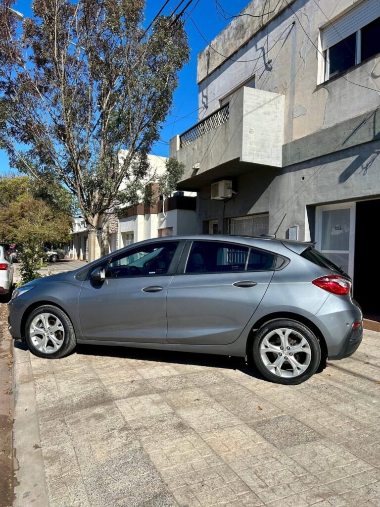 Chevrolet-Cruze-2022-LT_006