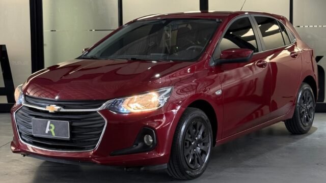 Chevrolet_Onix_Premier_2020_002