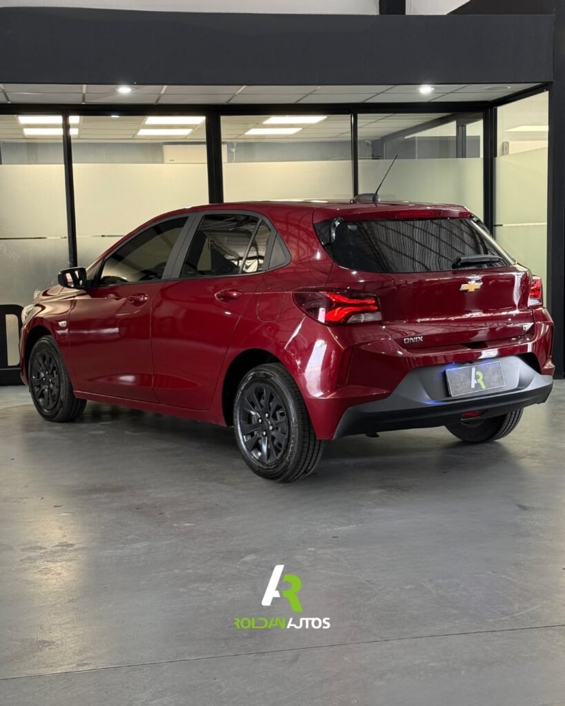 Chevrolet_Onix_Premier_2020_004