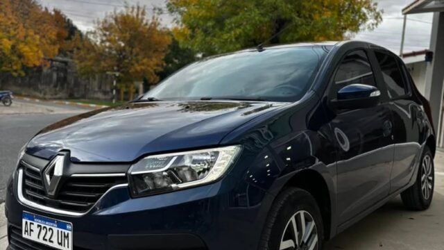 Renault-Sandero-Intens-nafta_005