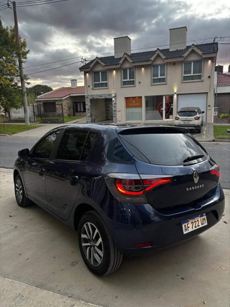 Renault-Sandero-Intens-nafta_006