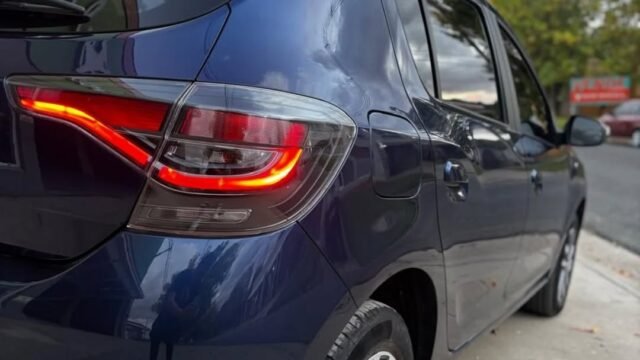 Renault-Sandero-Intens-nafta_007