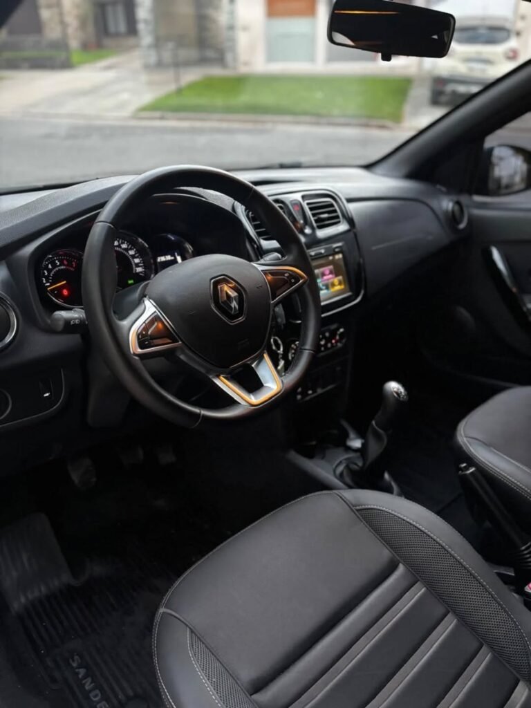 Renault-Sandero-Intens-nafta_009