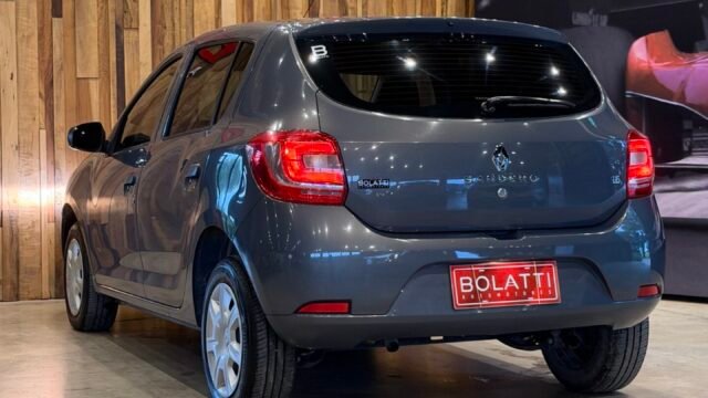 Renault_Sandero_16V_Expression_004