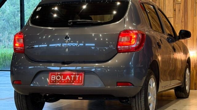 Renault_Sandero_16V_Expression_006