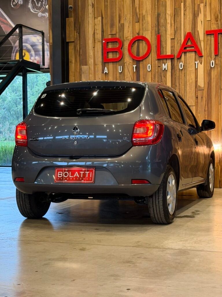 Renault_Sandero_16V_Expression_006