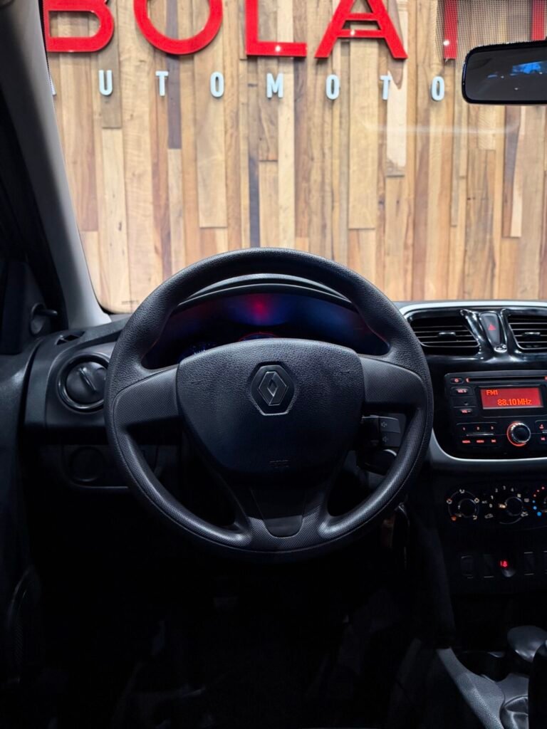 Renault_Sandero_16V_Expression_007