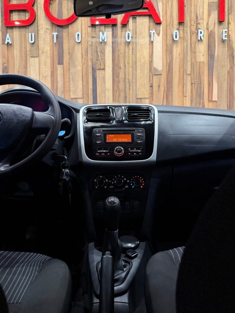 Renault_Sandero_16V_Expression_008