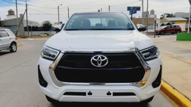 TOYOTA_HILUX_SRV_4X4_001