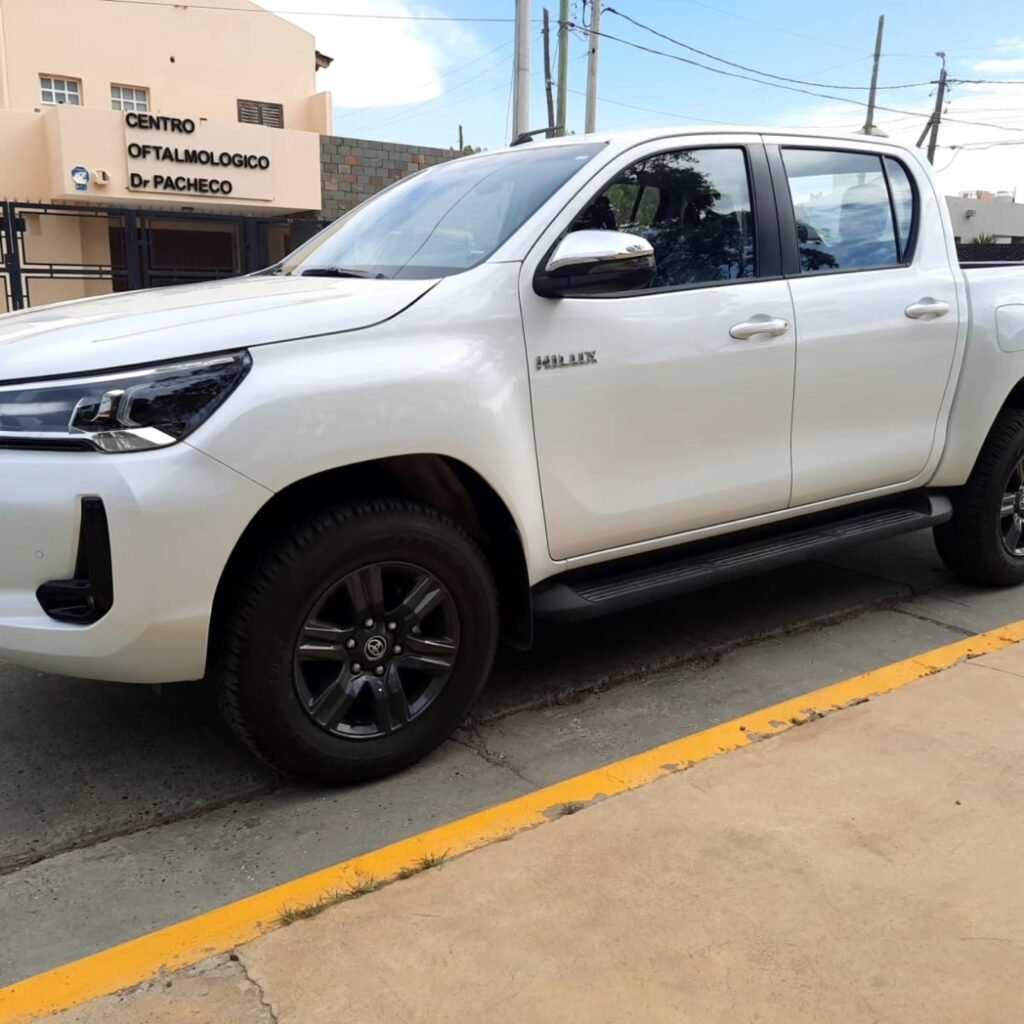 TOYOTA_HILUX_SRV_4X4_002