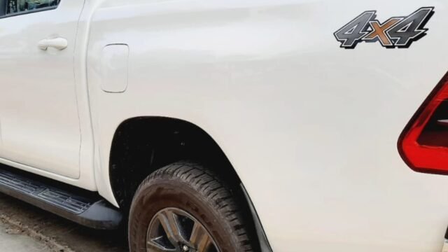 TOYOTA_HILUX_SRV_4X4_003