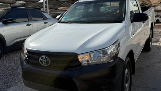 TOYOTA-HILUX-DX-4x2_001