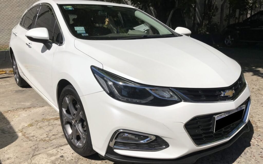 CHEVROLET-CRUZE-LTZ-HATCHBACK_001