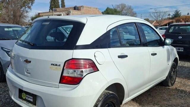 Chevrolet-Agile-2011-189900km_004