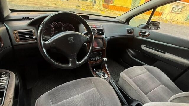 Peugeot_307_XT_2-0_004