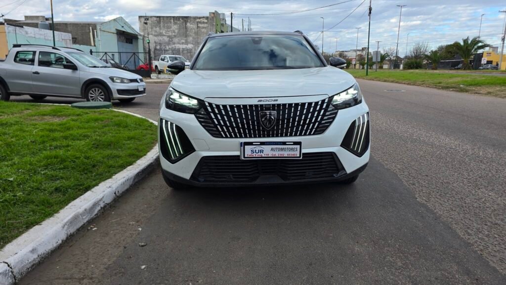 Peugeot-2008-GT-–-Ano-2025_001