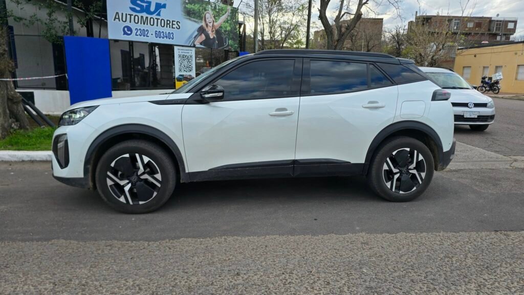Peugeot-2008-GT-–-Ano-2025_003