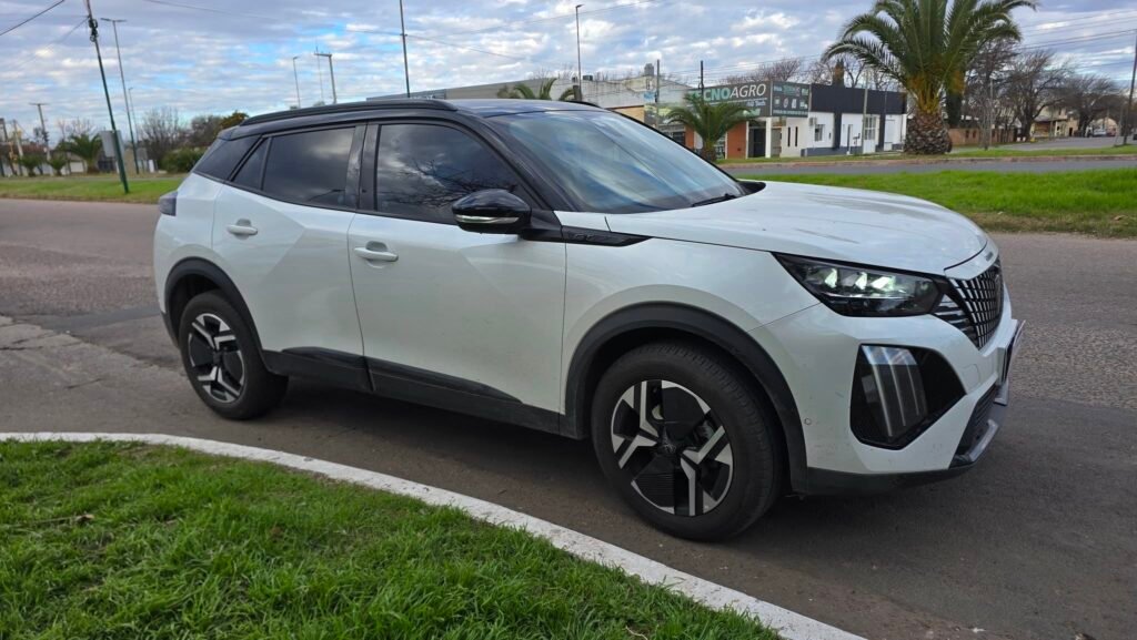 Peugeot-2008-GT-–-Ano-2025_004