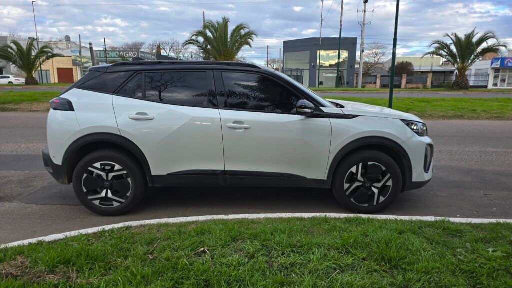 Peugeot-2008-GT-–-Ano-2025_005