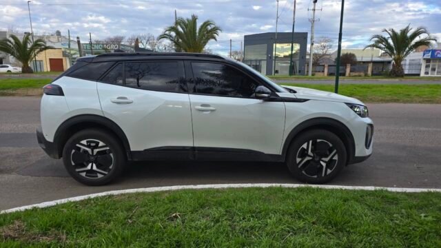 Peugeot-2008-GT-–-Ano-2025_005