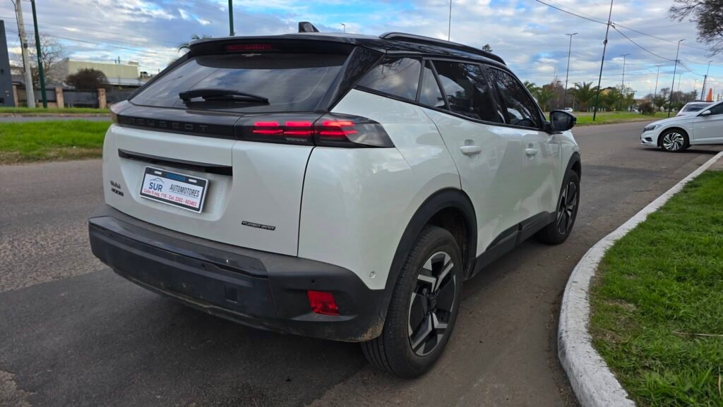 Peugeot-2008-GT-–-Ano-2025_008