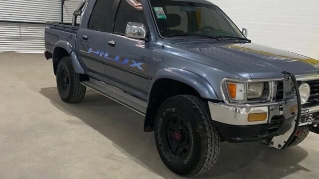 Toyota-Hilux-2000-NQN_003