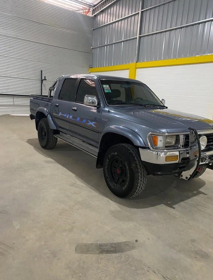 Toyota-Hilux-2000-NQN_003