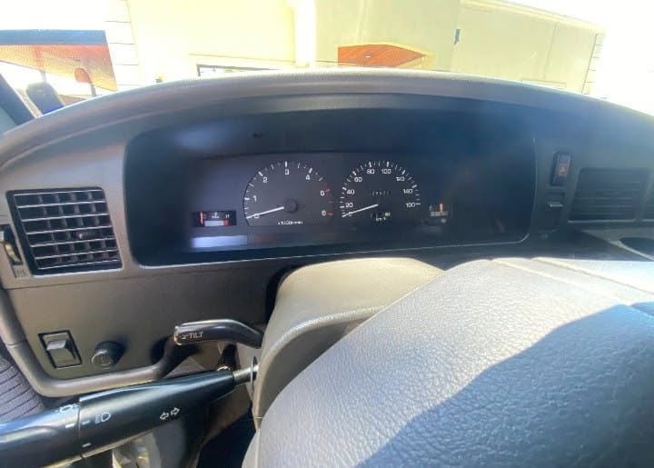 Toyota-Hilux-2000-NQN_005