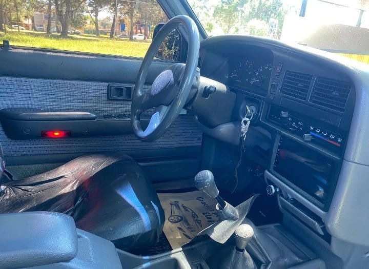 Toyota-Hilux-2000-NQN_006