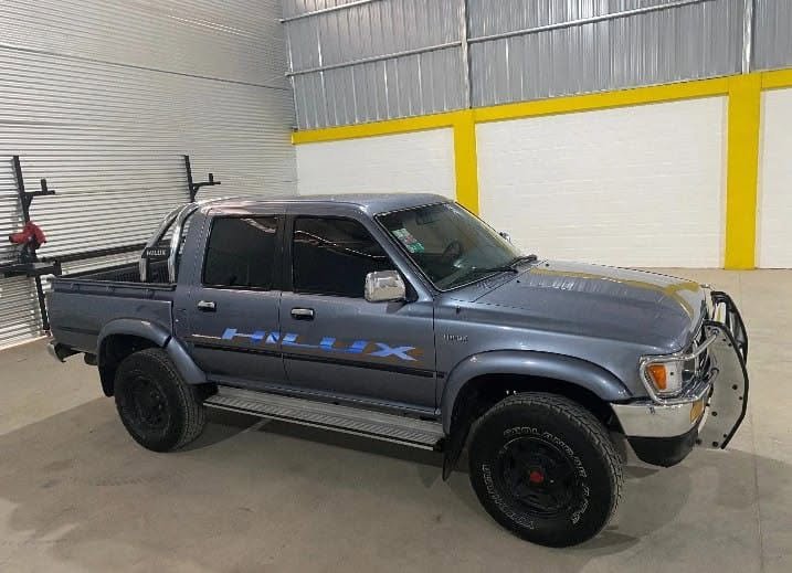 Toyota-Hilux-2000-NQN_008