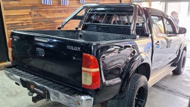 Toyota-Hilux-SR-2012_002
