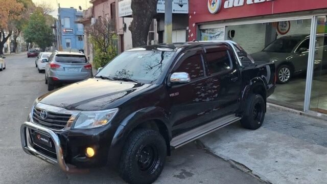 Toyota-Hilux-SR-2012_003