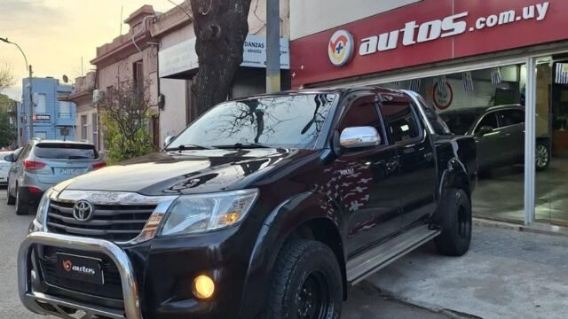 Toyota-Hilux-SR-2012_004