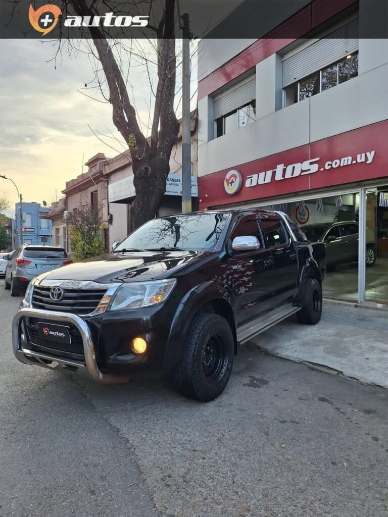 Toyota-Hilux-SR-2012_004
