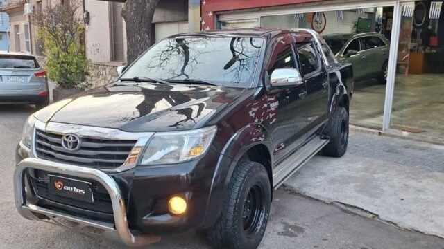 Toyota-Hilux-SR-2012_005
