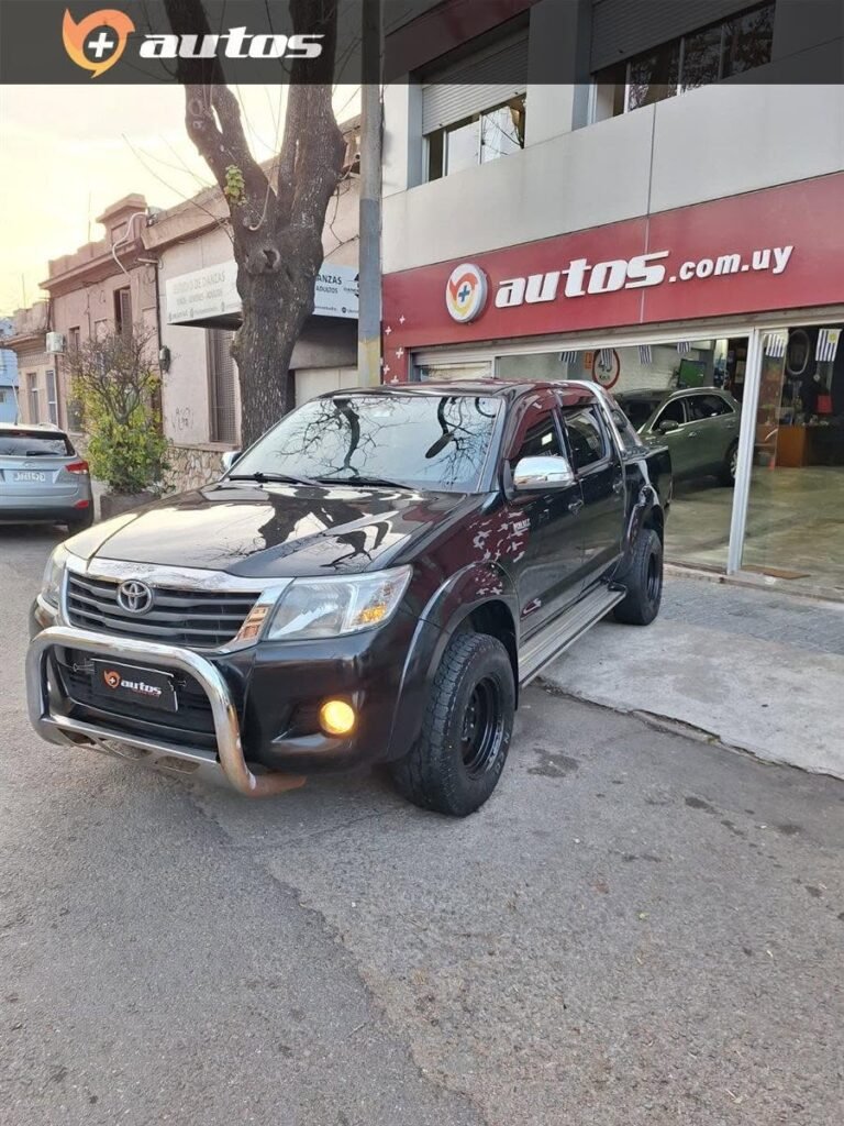Toyota-Hilux-SR-2012_005