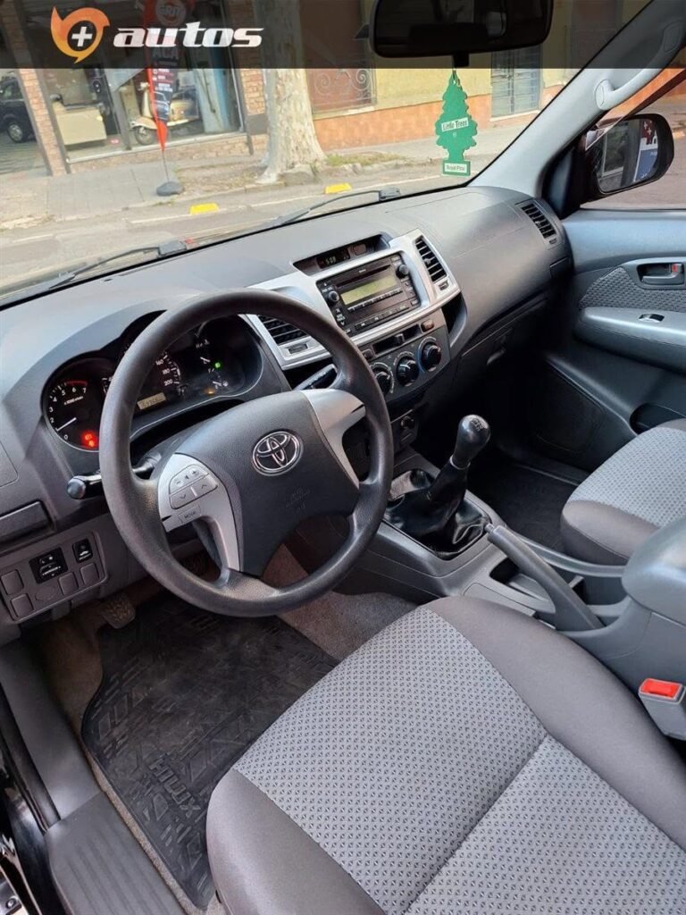 Toyota-Hilux-SR-2012_006