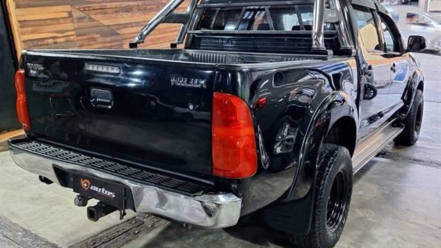 Toyota-Hilux-SR-2012_007