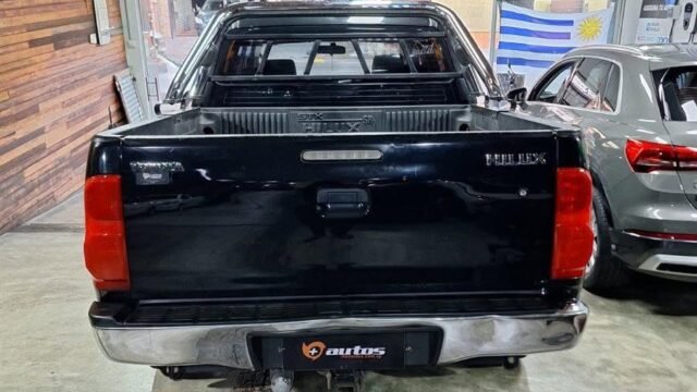 Toyota-Hilux-SR-2012_009