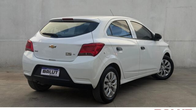 Chevrolet-Onix-1.4-LT-2018_02