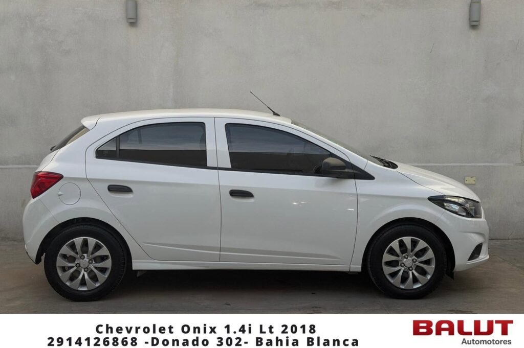 Chevrolet-Onix-1.4-LT-2018_06