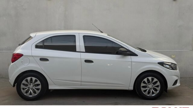 Chevrolet-Onix-1.4-LT-2018_06
