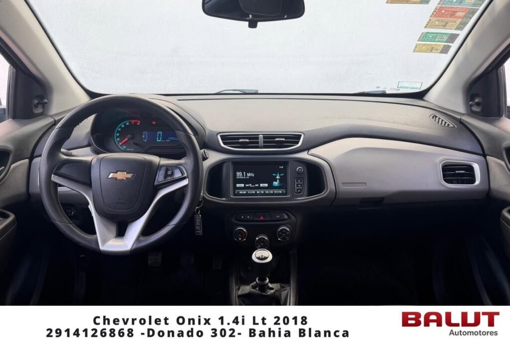 Chevrolet-Onix-1.4-LT-2018_07