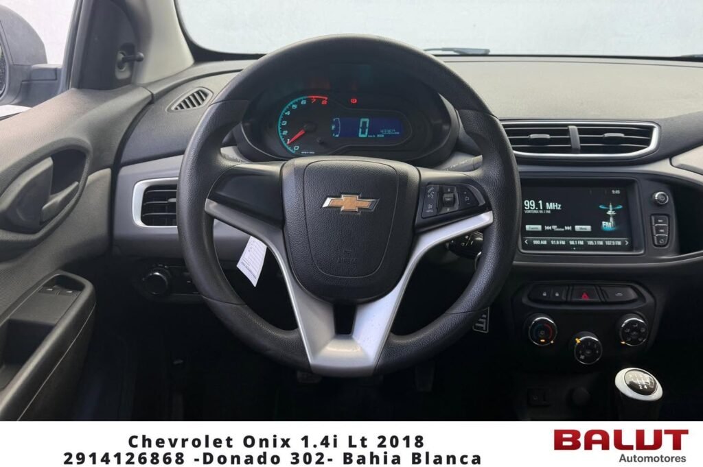 Chevrolet-Onix-1.4-LT-2018_08