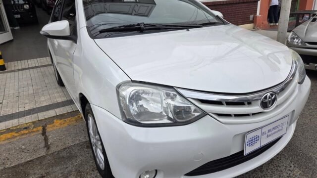 TOYOTA-ETIOS-XLS-Full_001
