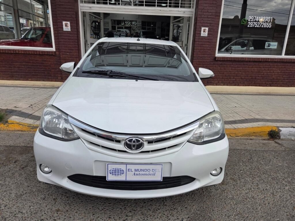 TOYOTA-ETIOS-XLS-Full_002