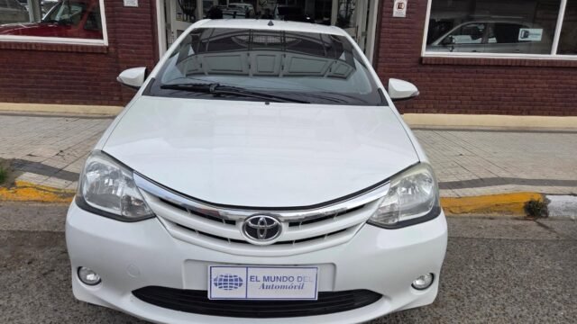 TOYOTA-ETIOS-XLS-Full_002